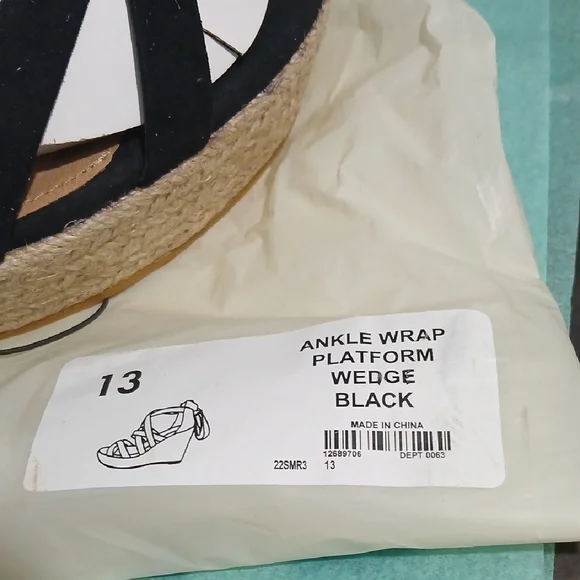 Torrid Black Ankle Wrap Platform Wedges NWT - Picture 3 of 7